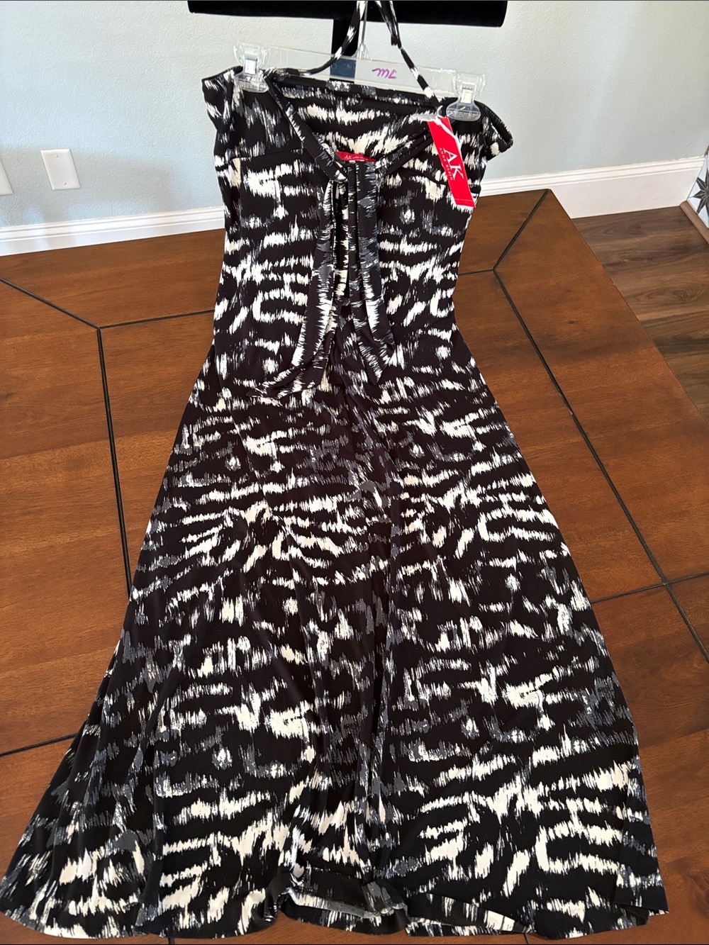 ANNE Klein stretch Maxi halter dress with dressy tie in front. Size medium.